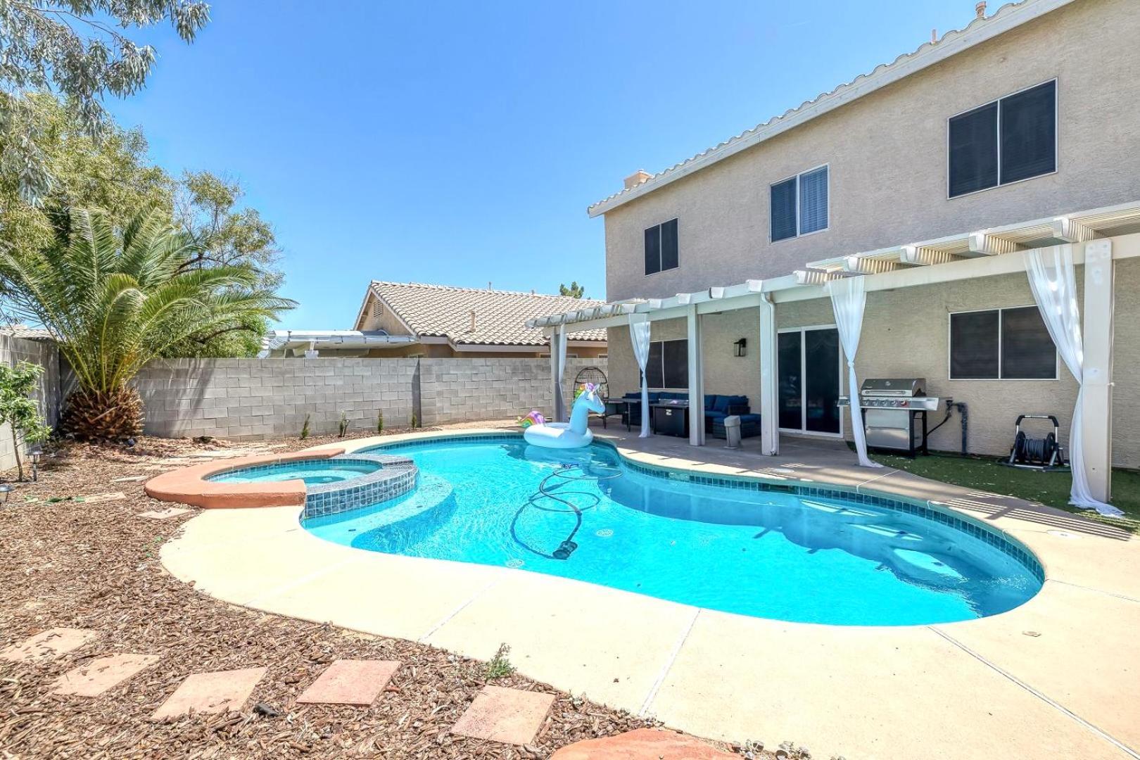 Modern Home In Las Vegas Near Strip With Pool And Jacuzzi エクステリア 写真