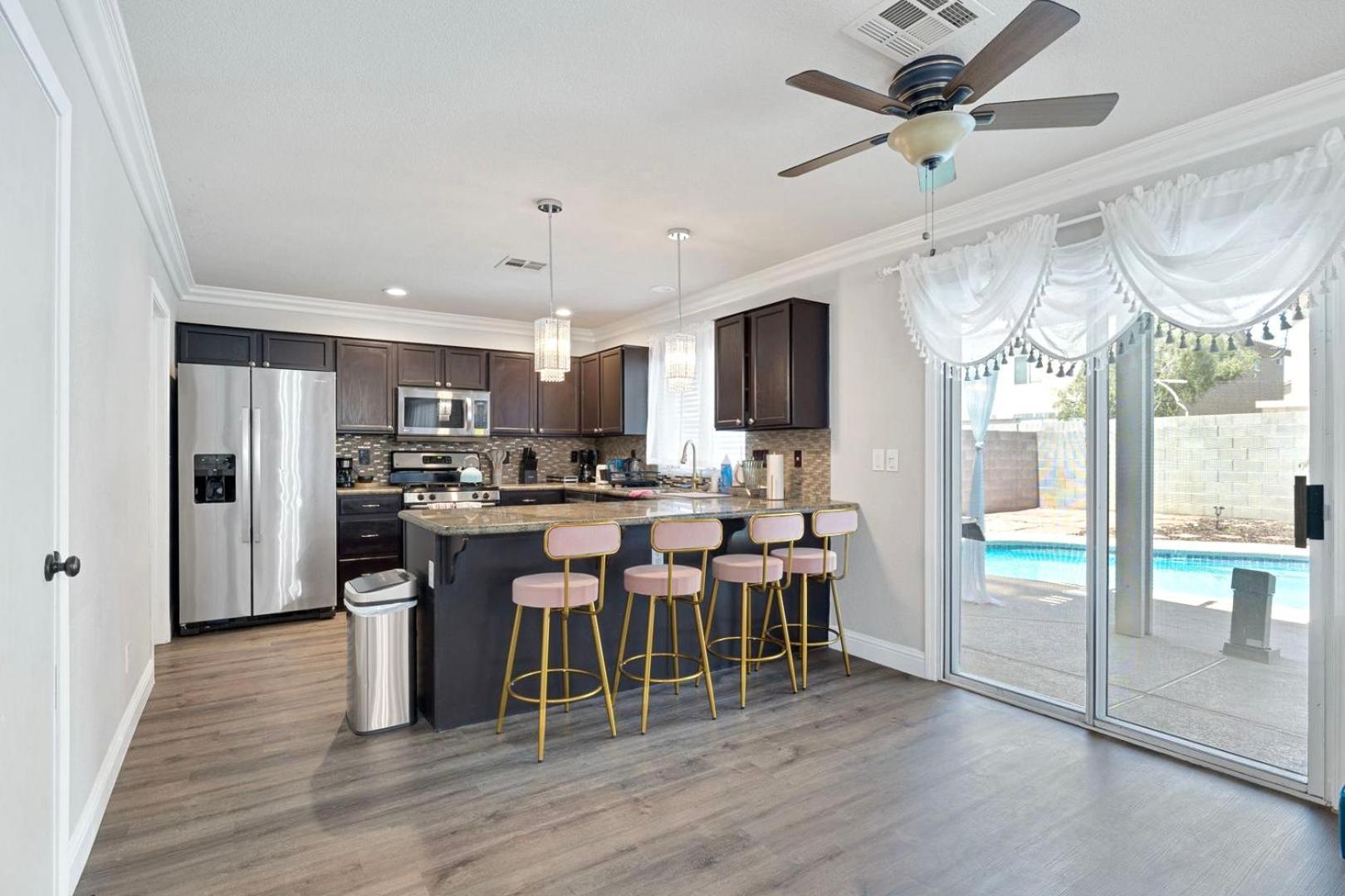 Modern Home In Las Vegas Near Strip With Pool And Jacuzzi エクステリア 写真