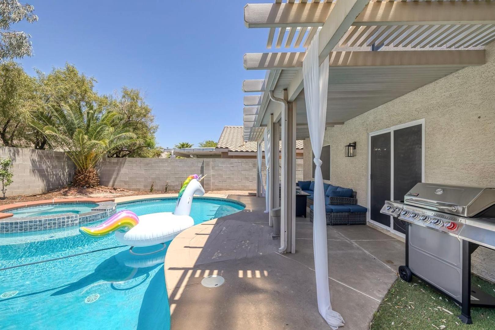 Modern Home In Las Vegas Near Strip With Pool And Jacuzzi エクステリア 写真